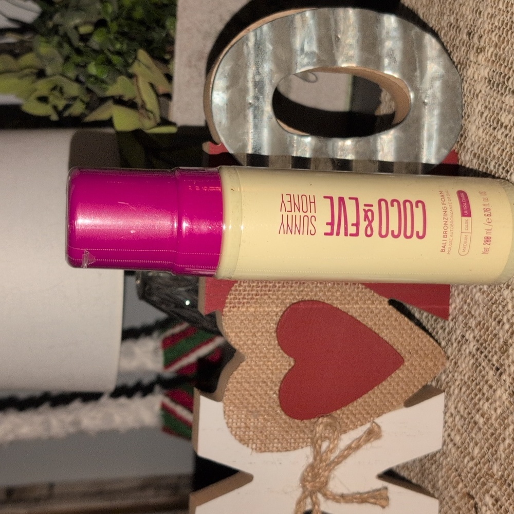 Coco & Eve Sunny Honey Bali Bronzing Foam in Ultra Dark tan tanner